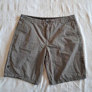 Gotcha men's size 40 shorts gray with white lines